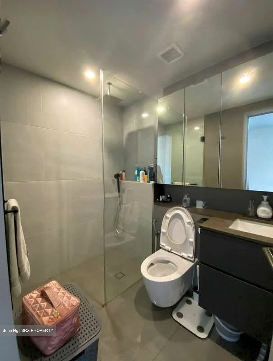 East Signature (D15), Apartment #566225021